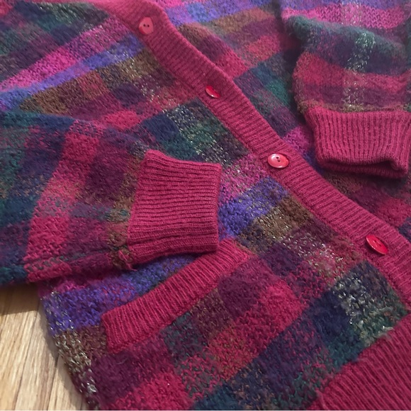 Vintage Plaid Cardigan with Gold Shimmer - Picture 4 of 5